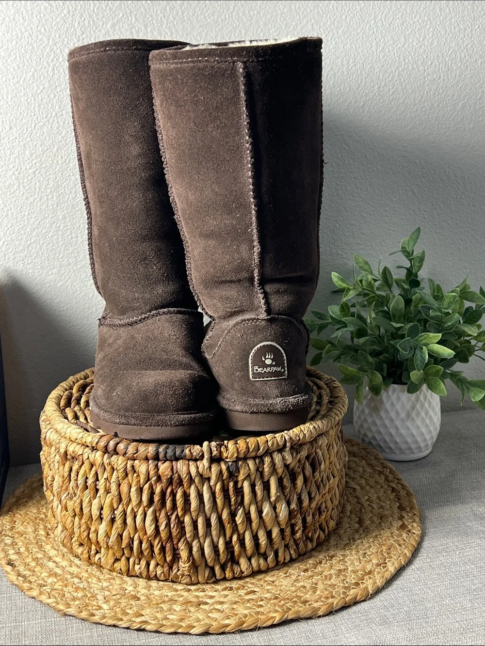 BEARPAW Elle Tall Brown Suede Shearling Boots Women’s Size 6